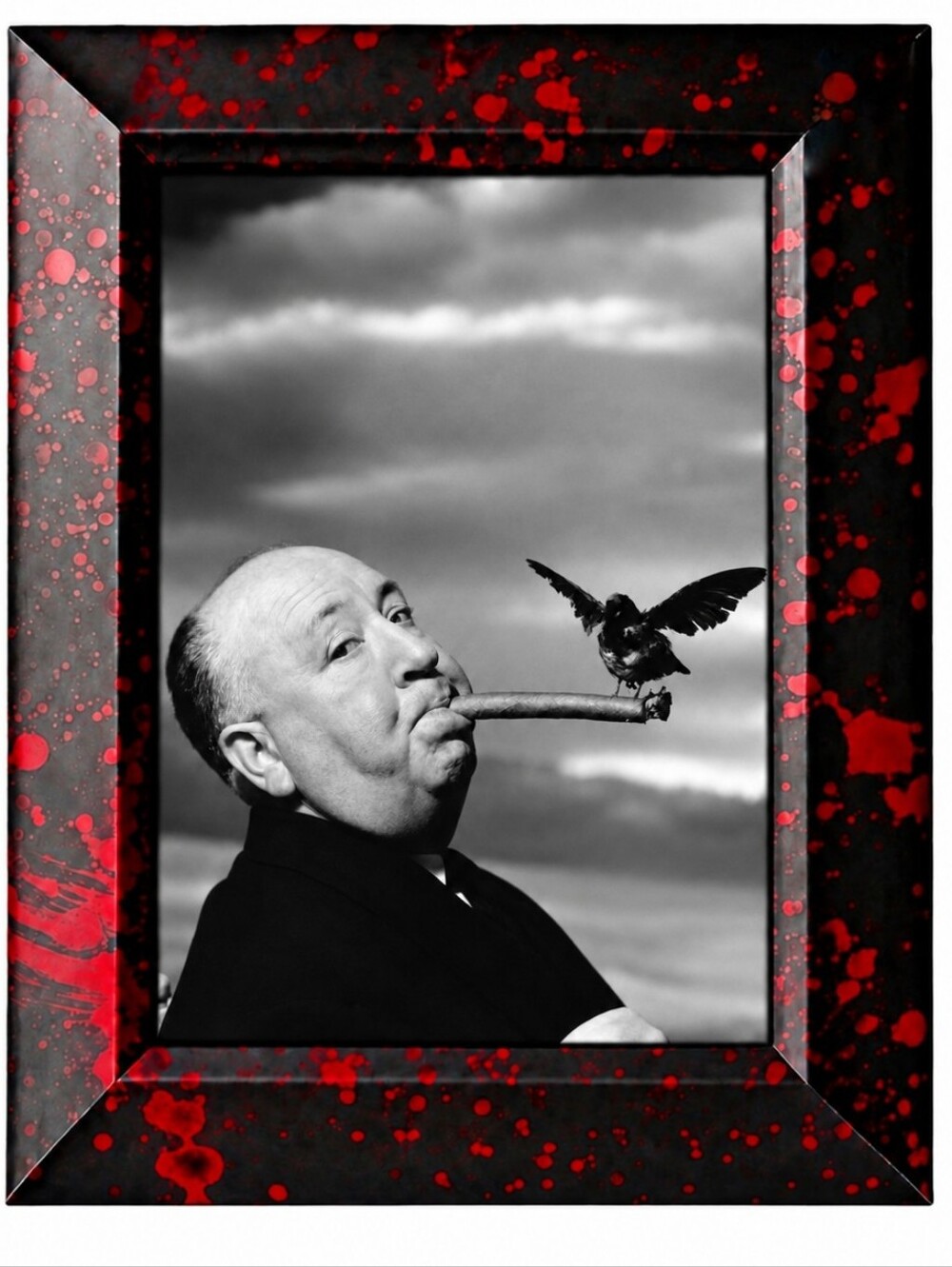 Alfred Hitchcock Psycho vintage Horror Retro Halloween Spooky Erie Framed Print